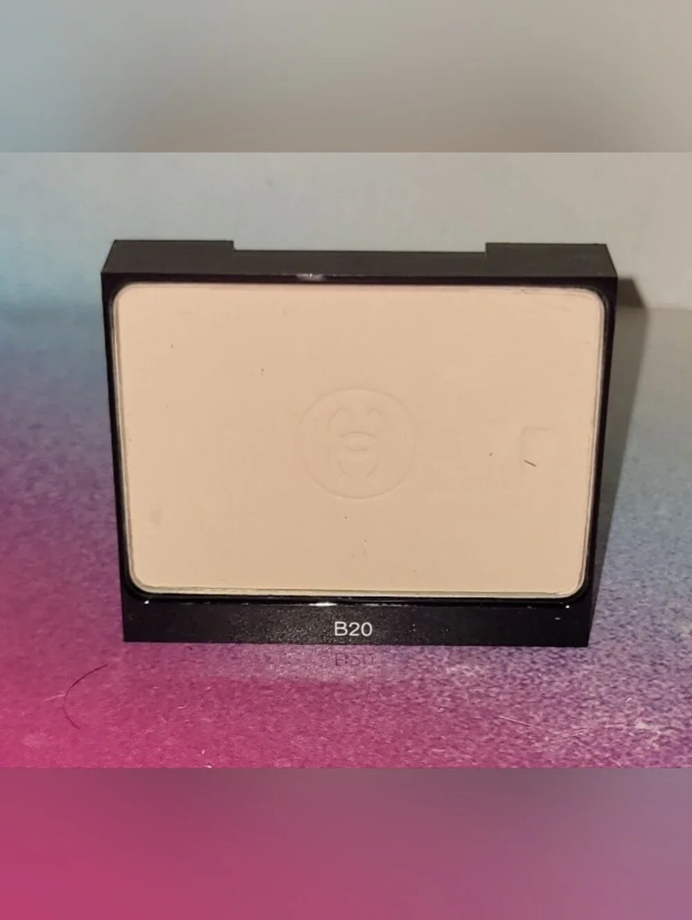 Chanel Ultra Le Teint Powder Foundation Refill Tester B20